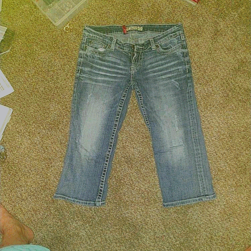 BKE Madison sz 27 Distressed capris